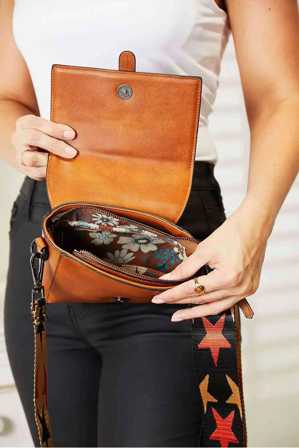 Chic Sammy Strap Crossbody