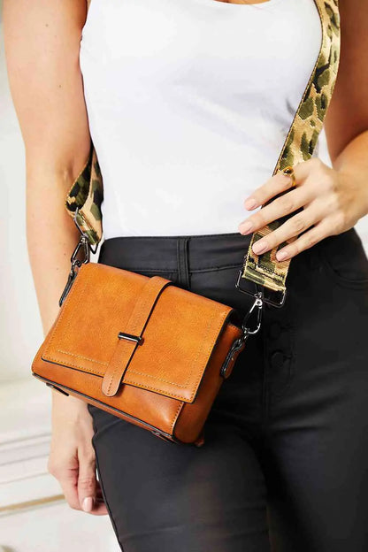 Chic Sammy Strap Crossbody